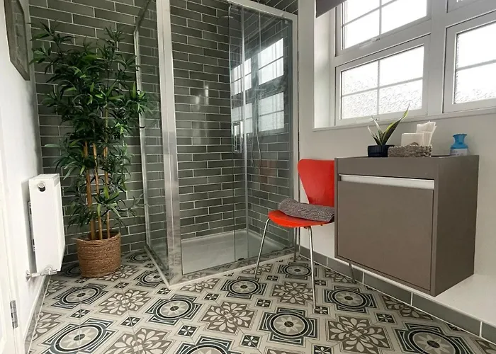 Konukevi Elder Grove House *